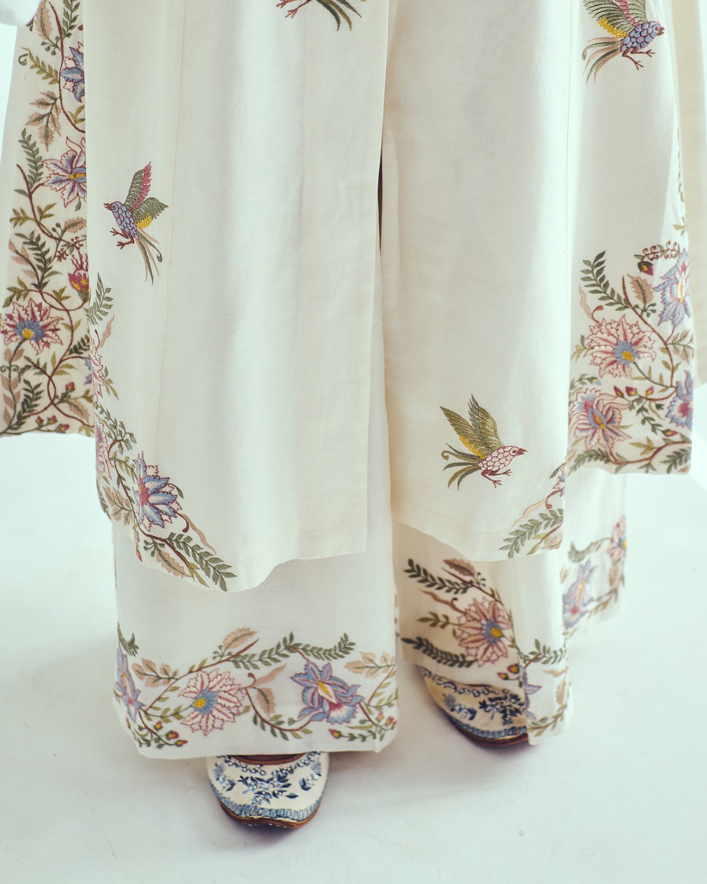 Hovering Nightingale