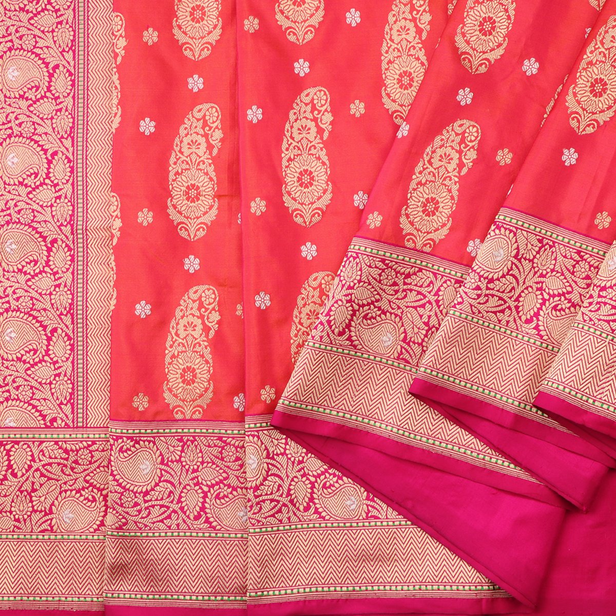 Handwoven Chilli Red And Magenta Banarari Sari - WIISDT650 003 - Cover View