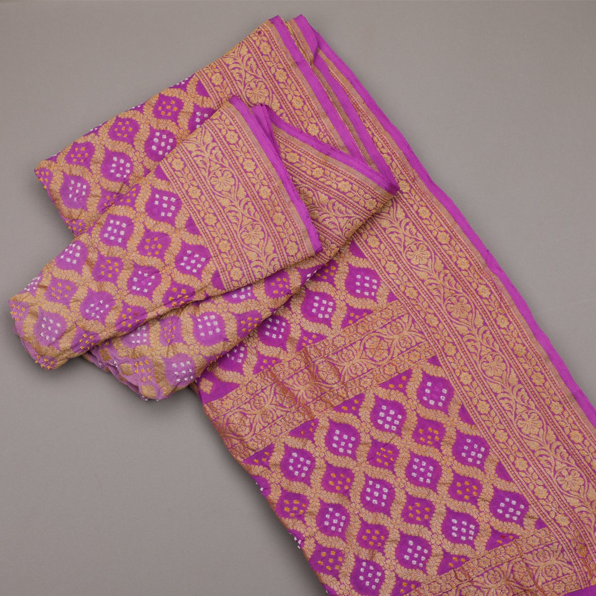 Lavender Bandhani Dupatta - WeaveinIndia