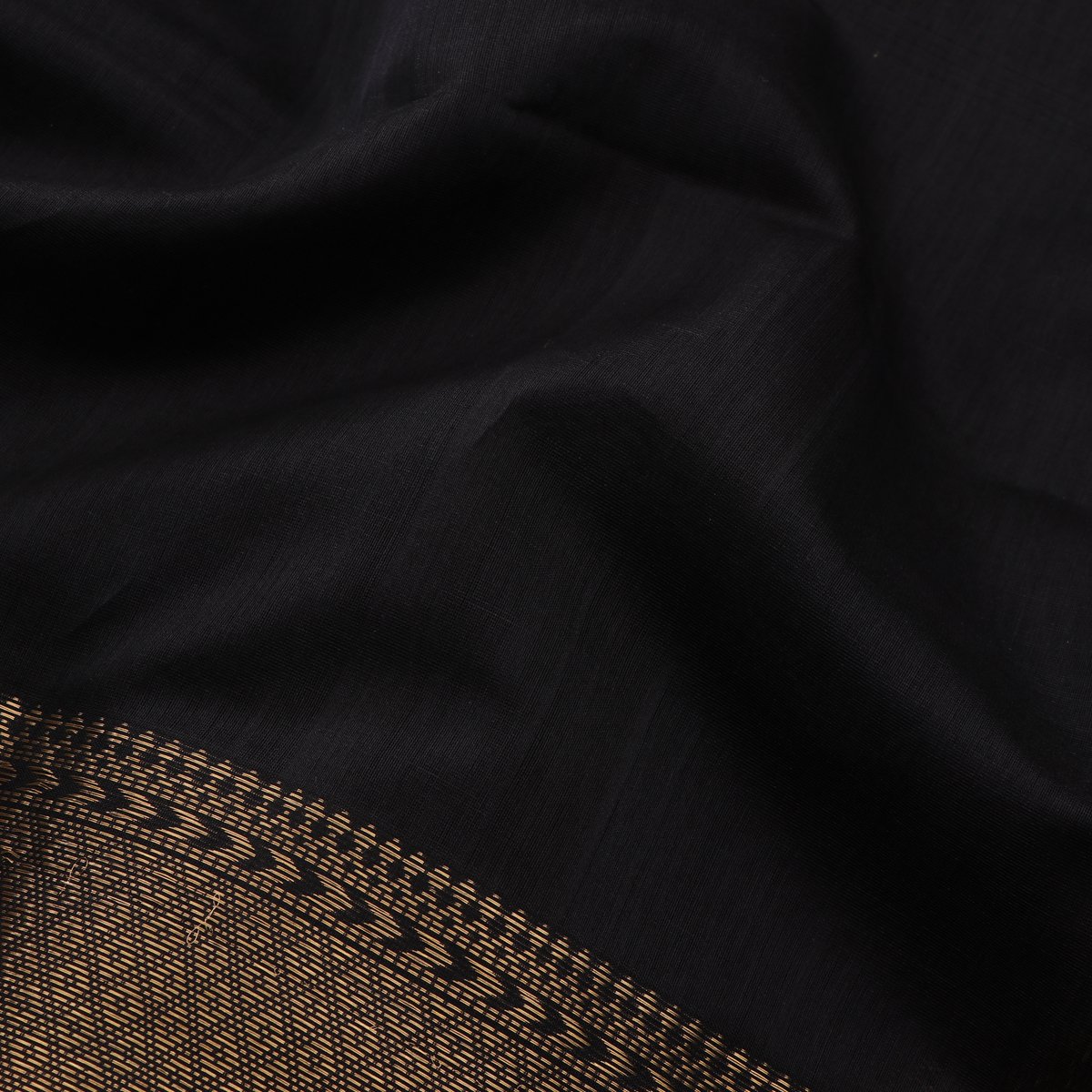 Handwoven Black Maheshwari Silk Cotton Sari-WIIGS034- Fabric View
