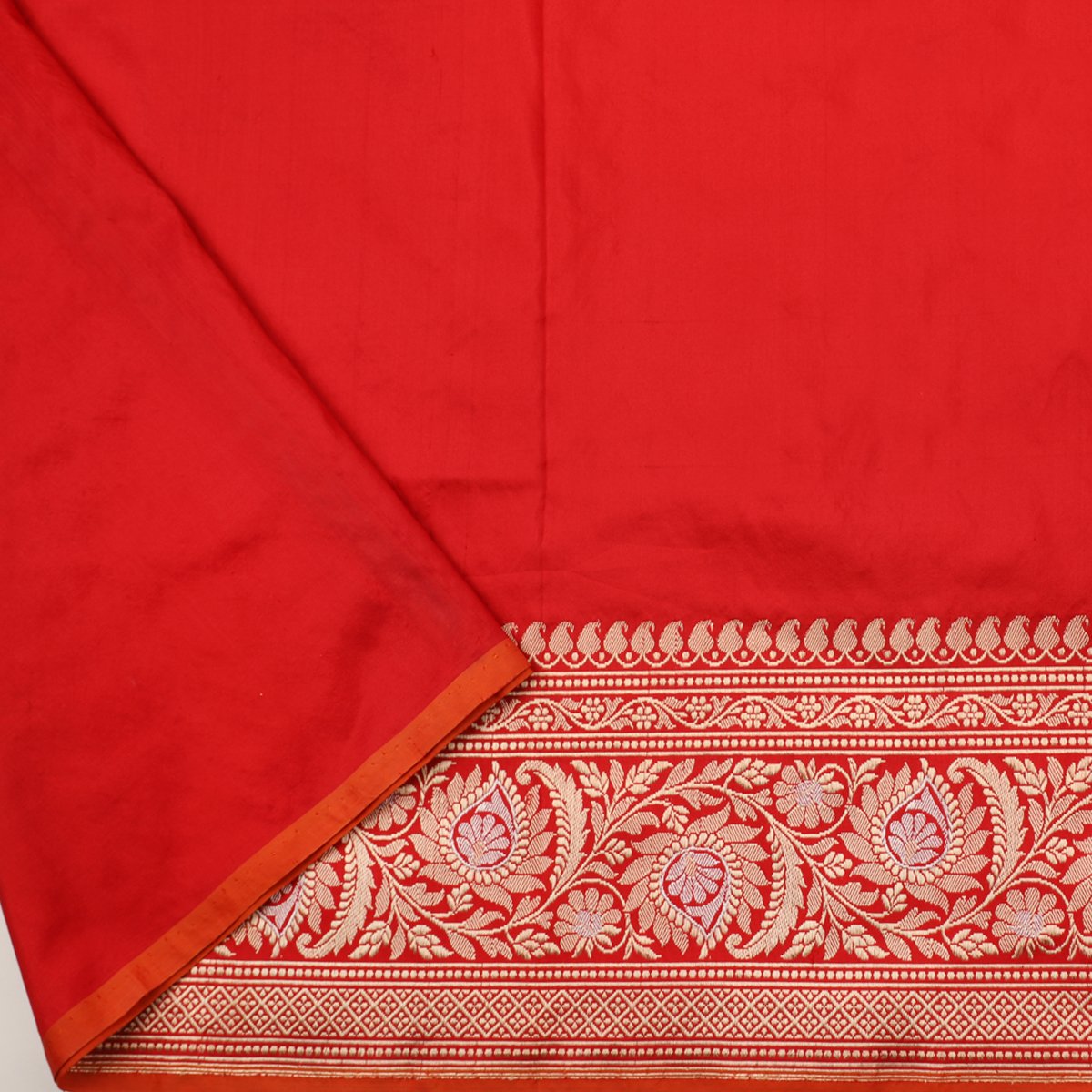Handwoven Chilli Red Banarasi Silk Sari - WIISDT1612 002 - Blouse View