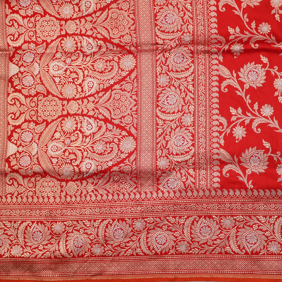 Handwoven Chilli Red Banarasi Silk Sari - PREBAN002 - Full View