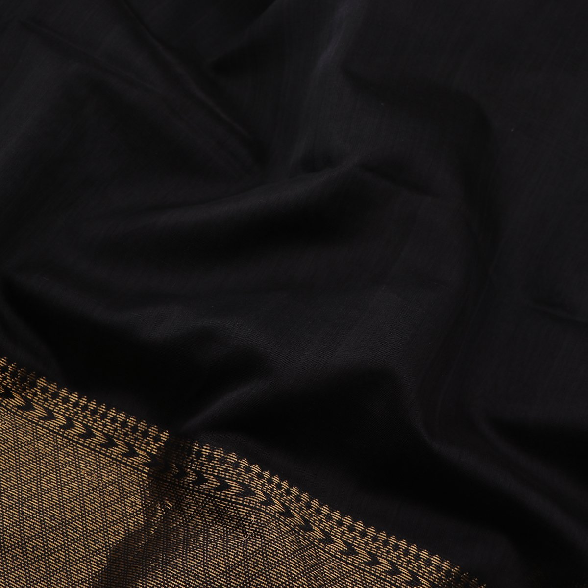 Handwoven Black Maheshwari Silk Cotton Sari-WIIGS034- Fabric View 2