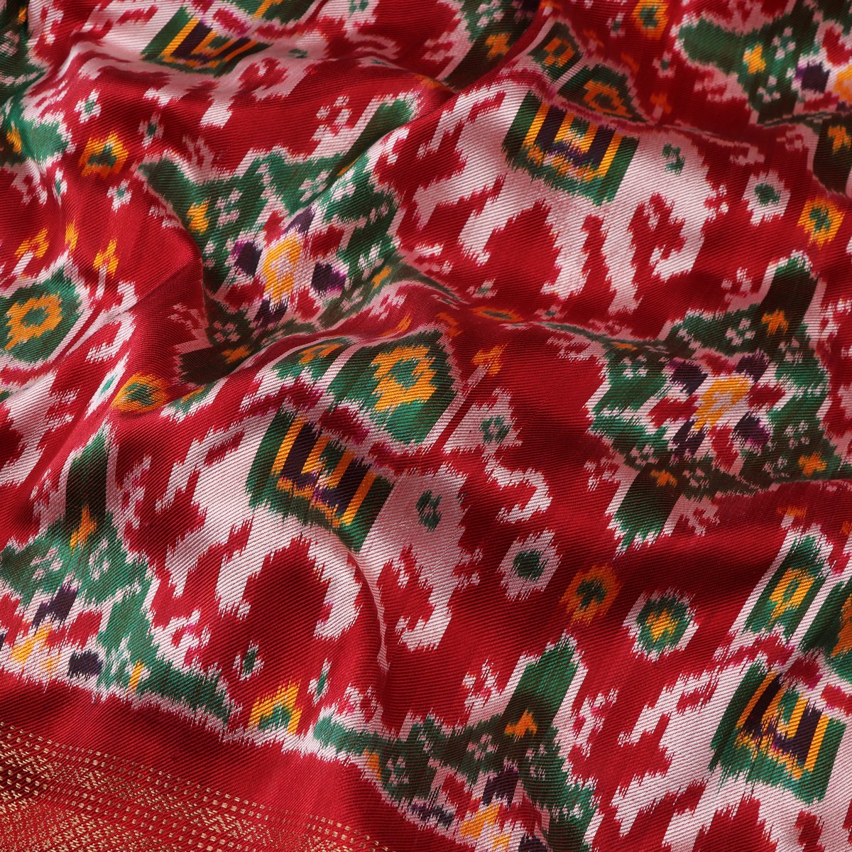 Handwoven Vermilion Red Single Ikat Twill Silk Sari With Kanjivaram Border-WIIGS033 - Design View