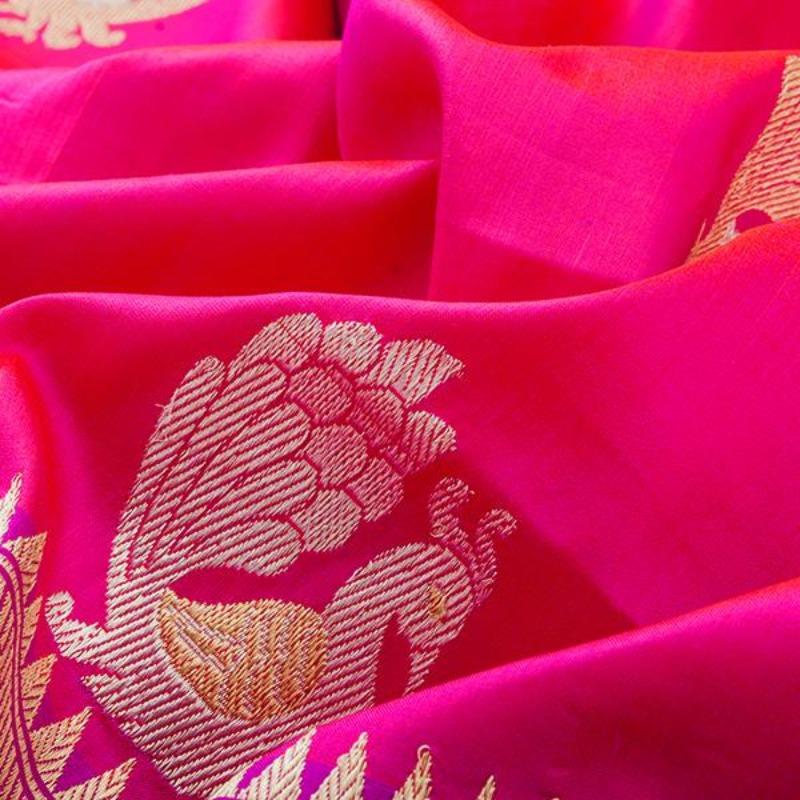 HANDWOVEN RANI PINK BANARASI SILK SARI-WIIBT108- Fabric View