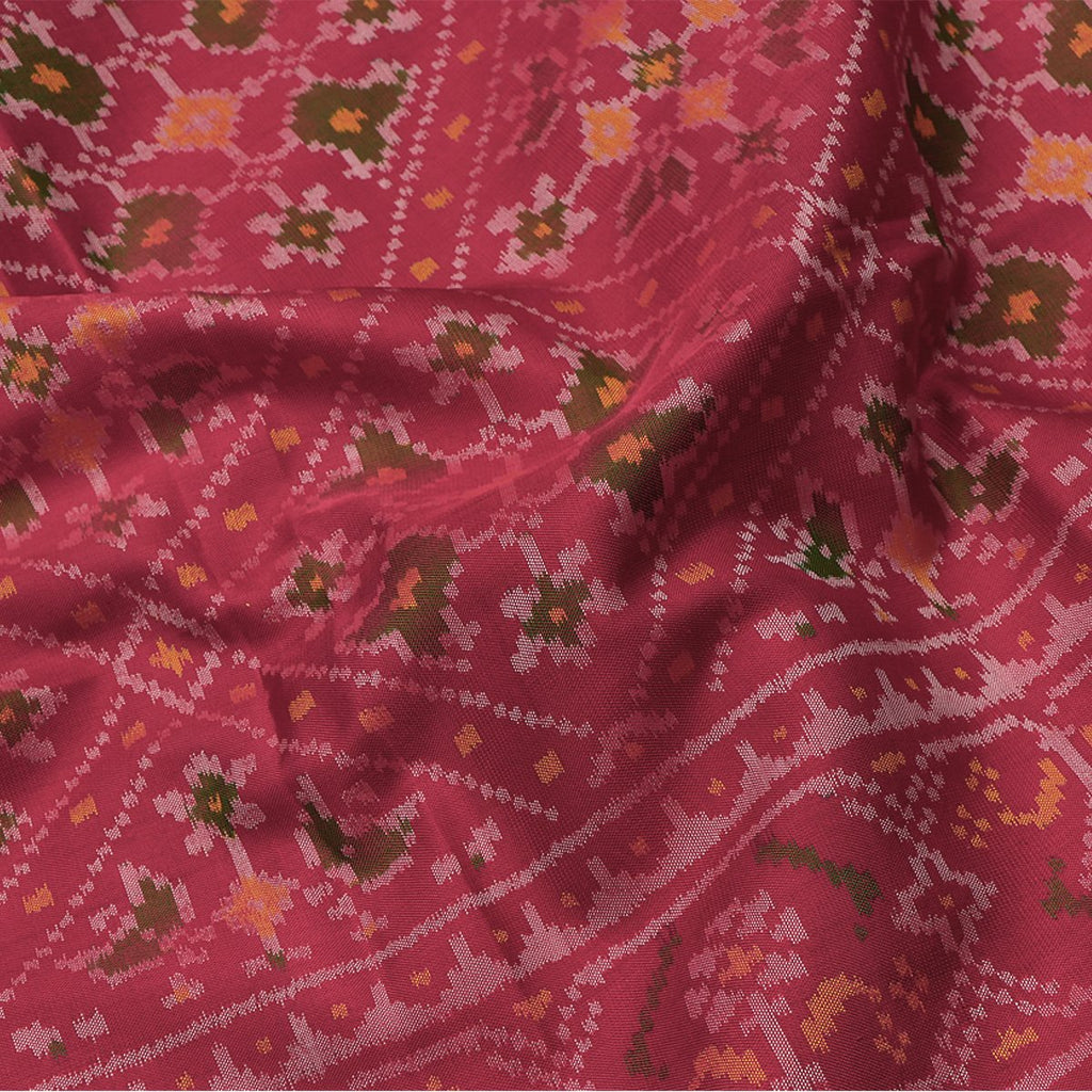 Handwoven Crimson Single Ikat Patola Silk Sari - WIIPATANARIDNAM820718 - Fabric View