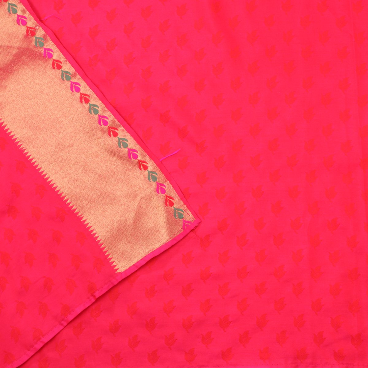 Handwoven Chilli Red Paithani Silk Sari - WIISHNIKARIDNAM0081 - Blouse View
