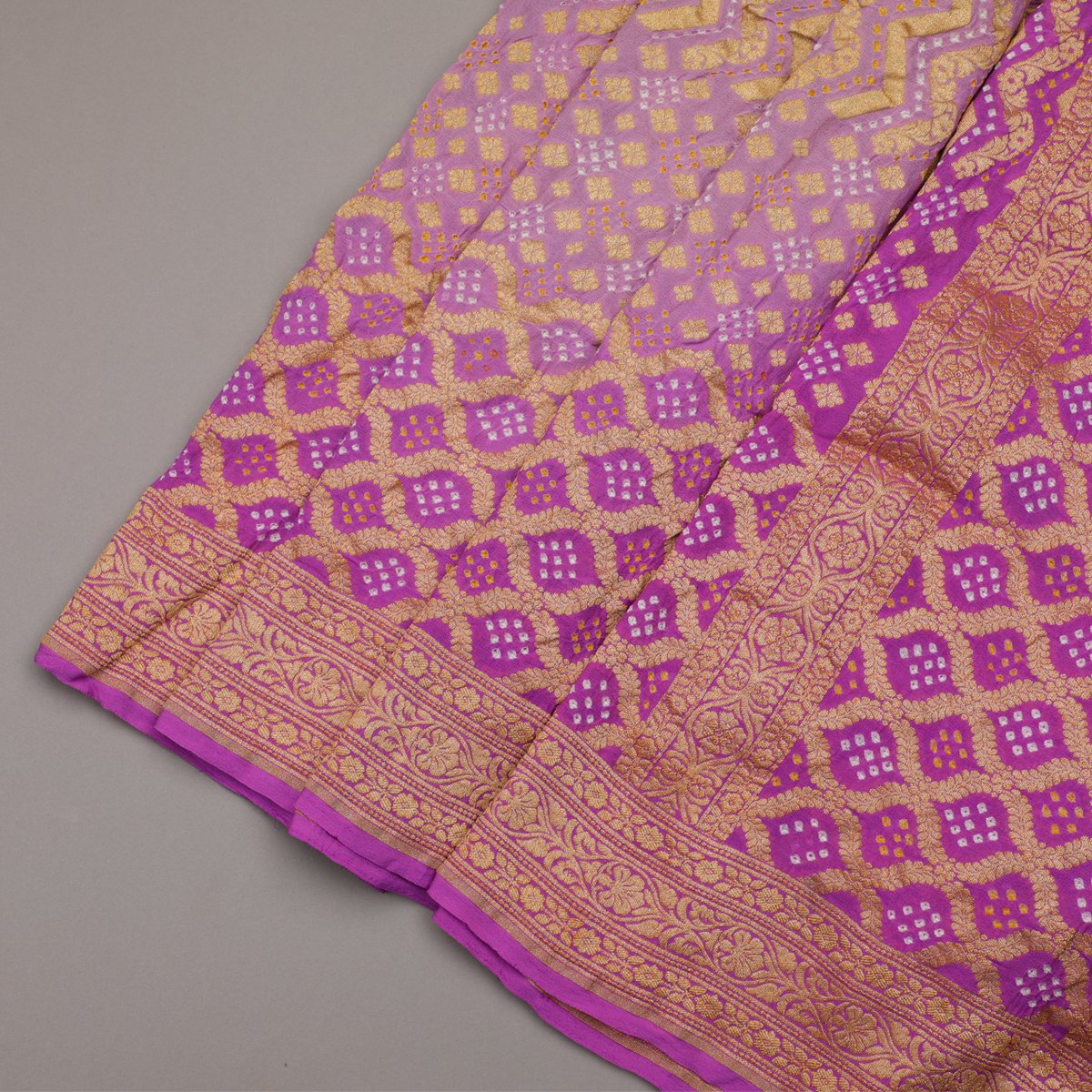 Lavender Bandhani Dupatta - WeaveinIndia