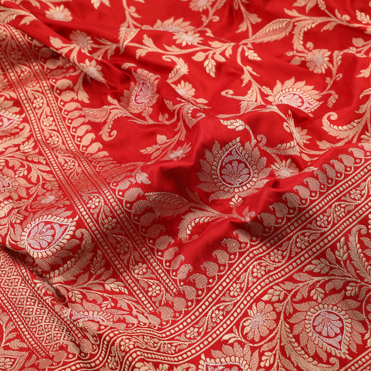 Handwoven Chilli Red Banarasi Silk Sari - PREBAN002 - Fabric View 2