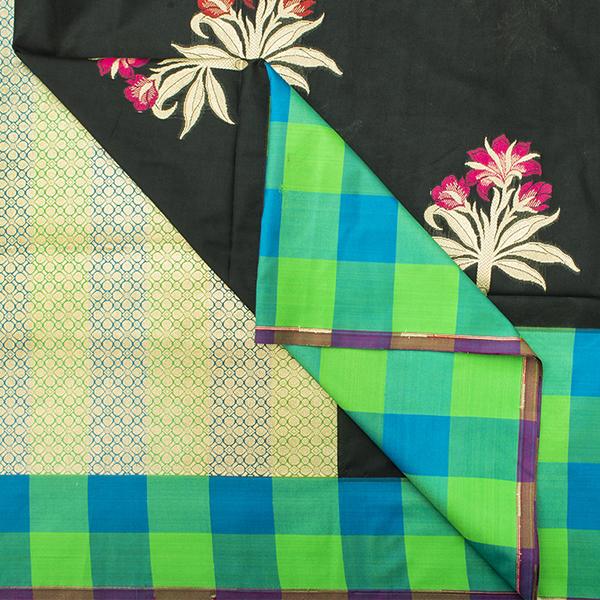 HANDWOVEN BLACK BANARASI SILK SARI-WIISHNIKARIDNAM0173- Fabric View